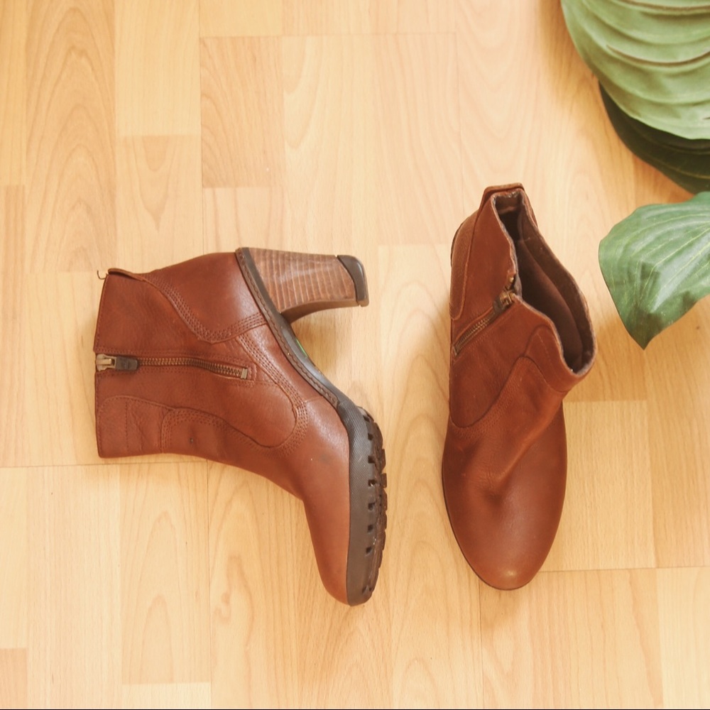 🚫SOLD🚫Timberland Ion-Mask Ankle Heel Boots